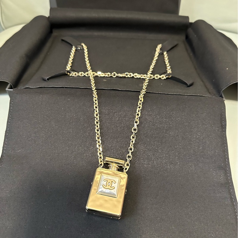 閒置Chanel香奈兒香水瓶項鍊，22s方塊冰糖款，幾乎全新-3