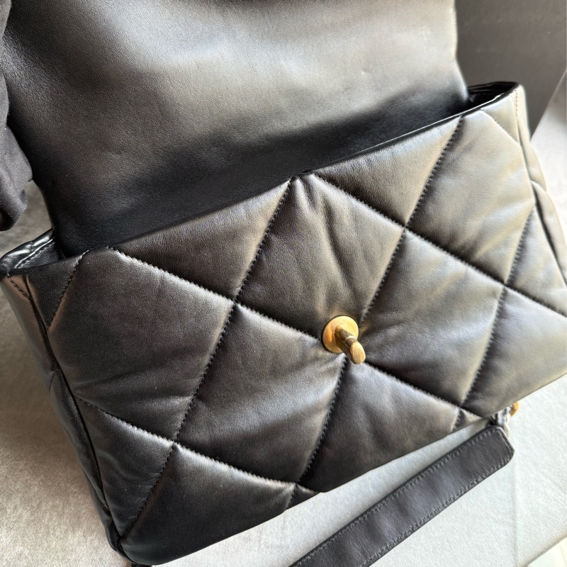 Chanel 19 三色鍊帶菱格紋口蓋包(大款)(黑色)-4