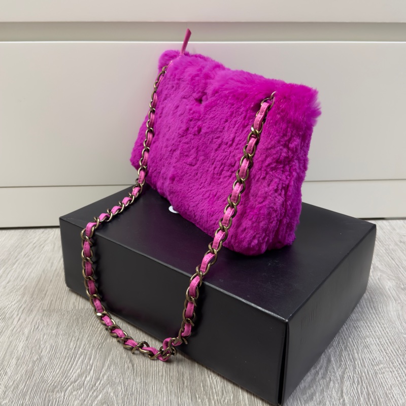 Chanel桃紅色毛毛包-1