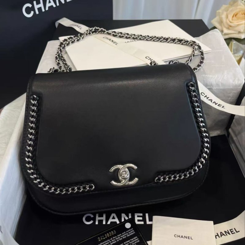 Chanel 17P黑銀牛皮馬鞍包 24*17.5*8 99新 配件保卡塵袋-0