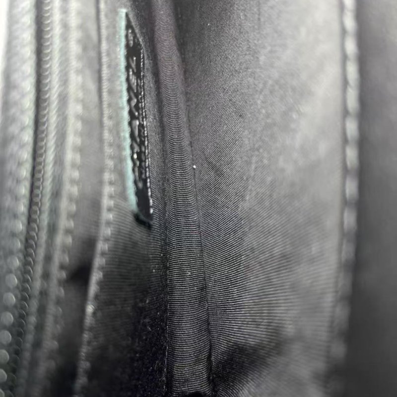 Chanel 17P黑銀牛皮馬鞍包 24*17.5*8 99新 配件保卡塵袋-3