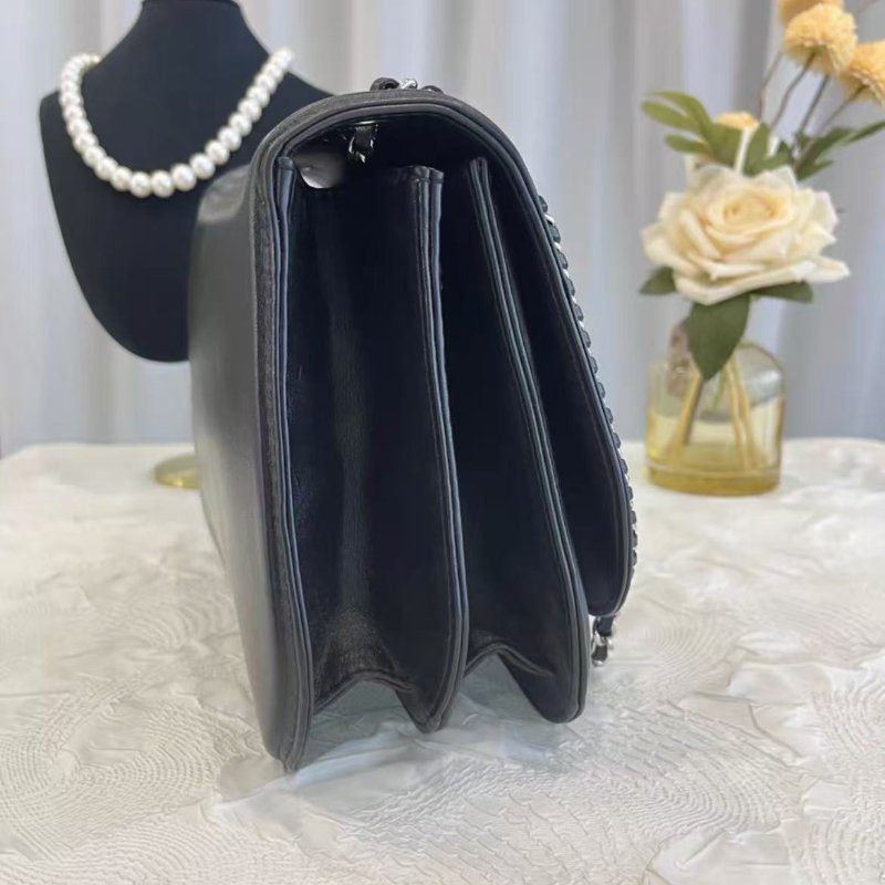 Chanel 17P黑銀牛皮馬鞍包 24*17.5*8 99新 配件保卡塵袋-4