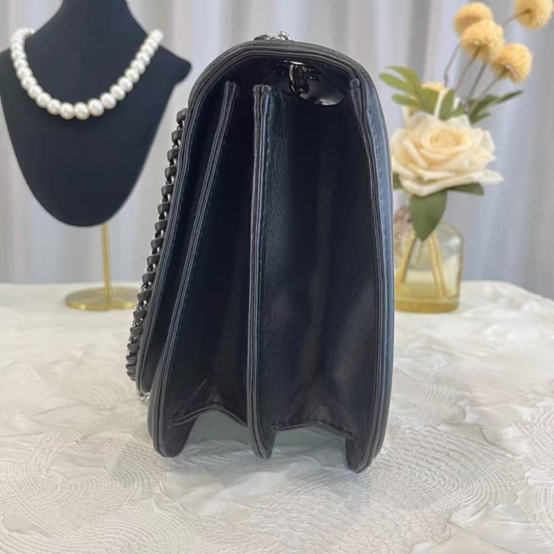 Chanel 17P黑銀牛皮馬鞍包 24*17.5*8 99新 配件保卡塵袋-5