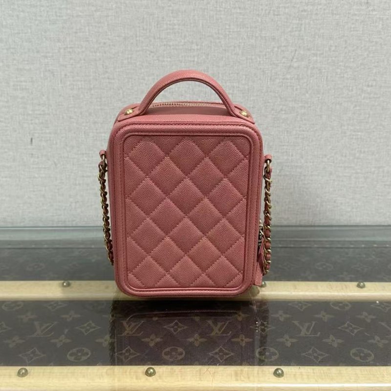 ✨CHANEL 粉金牛皮相機肩背斜背包 13*17*7 98新 配件塵袋保卡-1