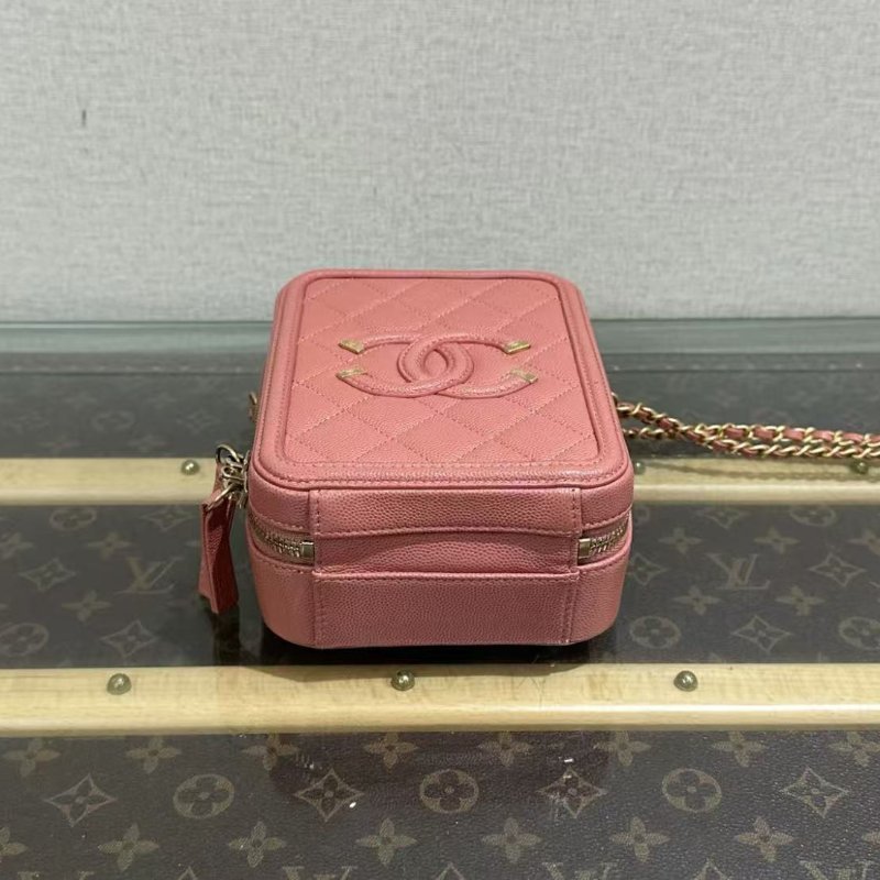 ✨CHANEL 粉金牛皮相機肩背斜背包 13*17*7 98新 配件塵袋保卡-4