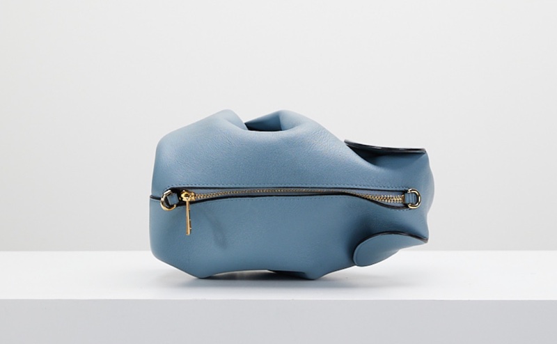 Loewe 大象包Elephant Pouch in classic calfskin小廢包-4