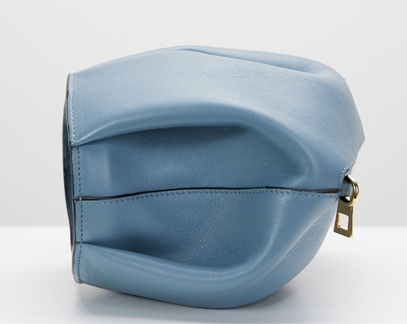 Loewe 大象包Elephant Pouch in classic calfskin小廢包-10