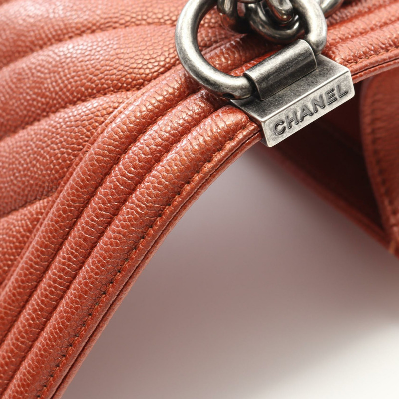 CHANEL Boy Chanel 小號 V 字形 V 形針腳鏈條單肩包 A67085 小牛皮 BR-6
