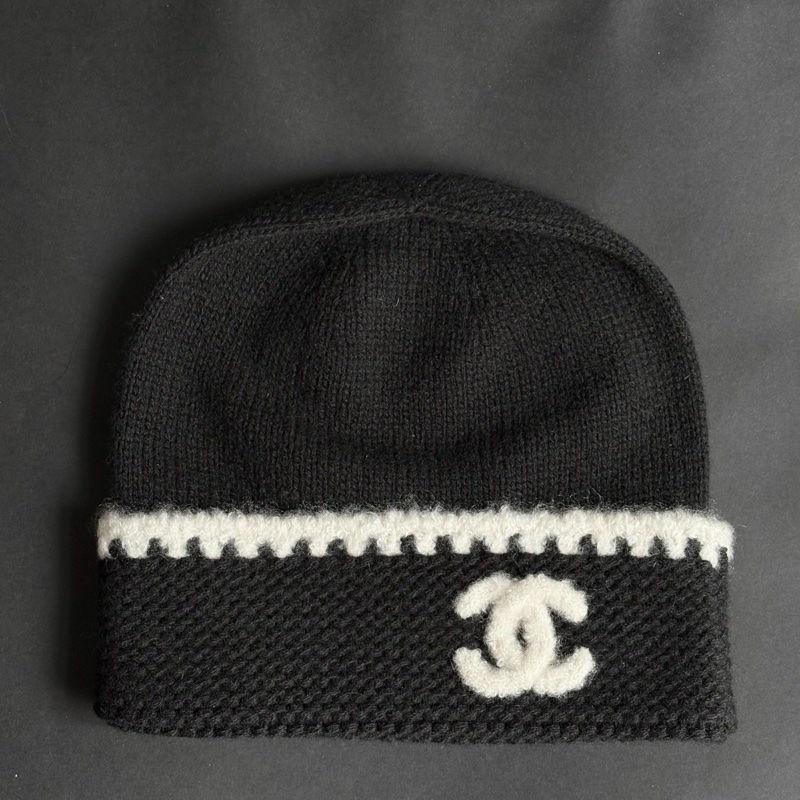 香奈兒 Chanel 經典款 cashmere 針織 毛帽  /冷帽/帽子/毛線帽 /黑底 白字 logo-6