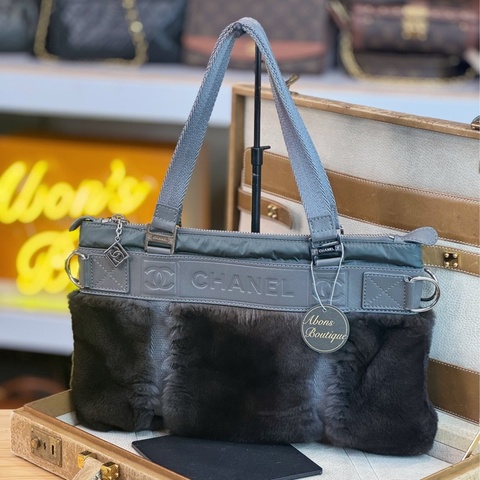 上架中🔑 Chanel 細絨毛拉鍊小型托特公事包(灰綠)