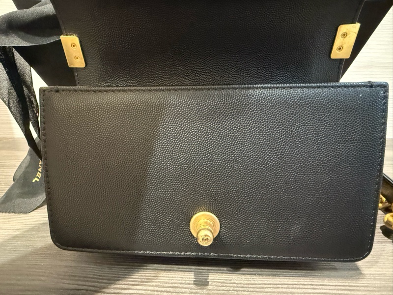 Chanel Leboy黑金小號 近新閒置品-5