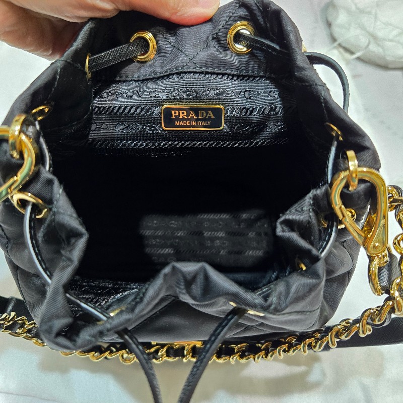 prada黑色水桶包-2