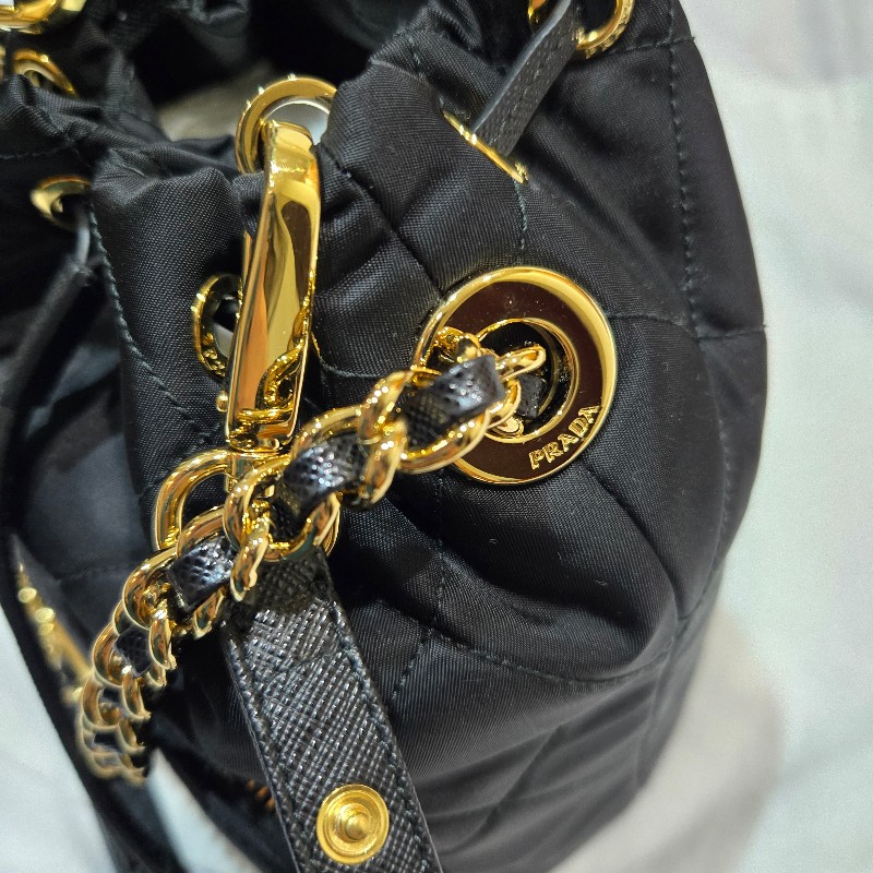 prada黑色水桶包-4