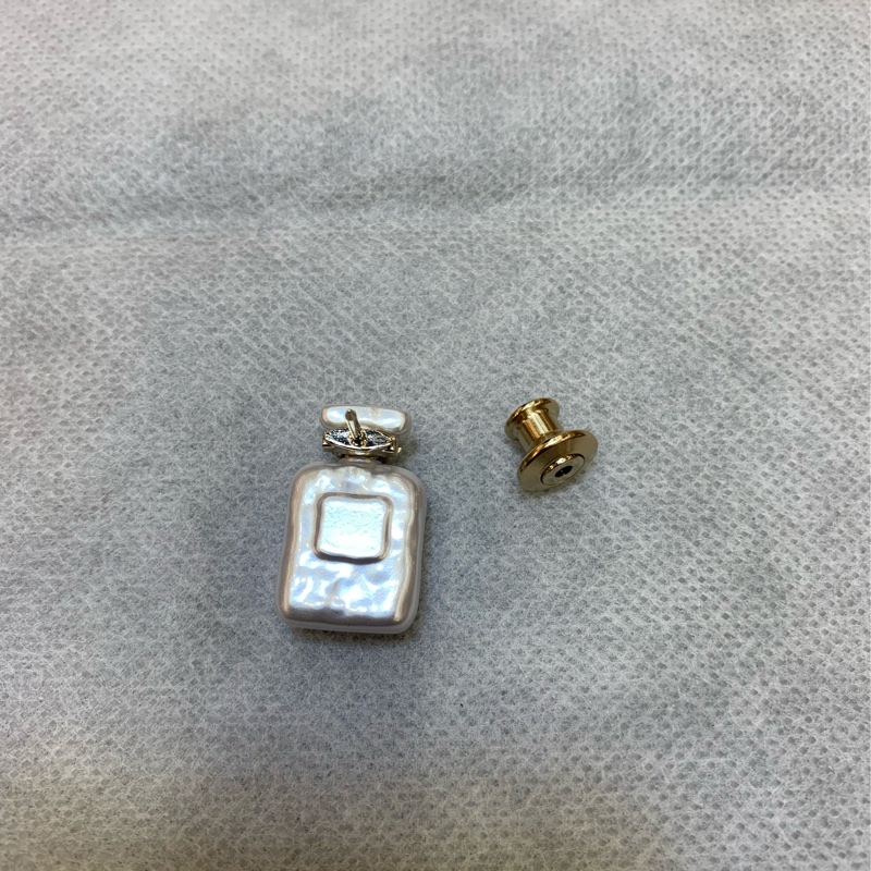 Chanel Brooth-4