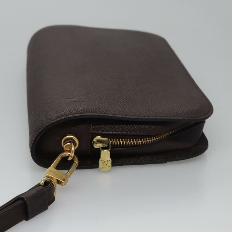 【日本直送】LOUIS VUITTON Taiga Baikal 手拿包 Acajou M30186 LV 正品 110354-2