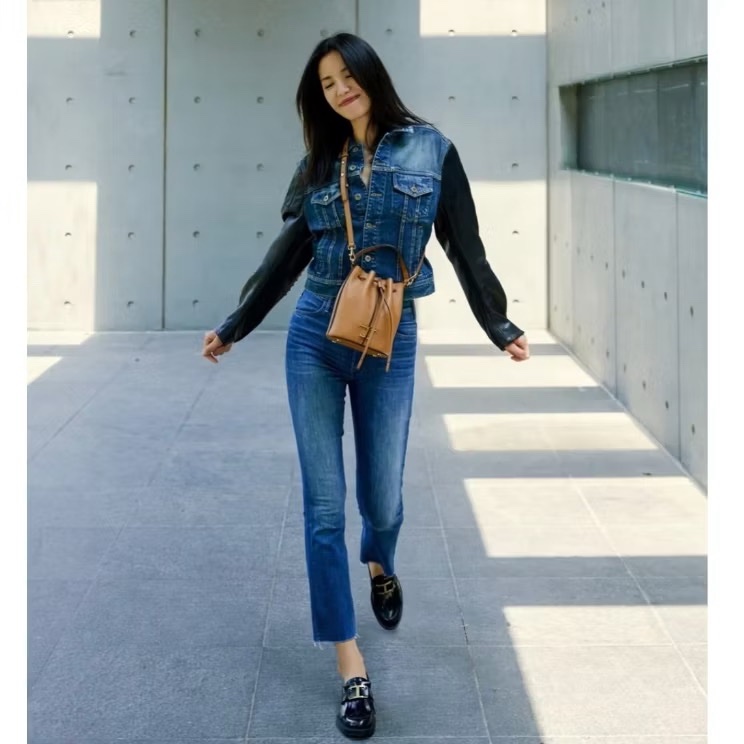 TOD’S Timeless Micro T字金小牛皮水桶包(棕色)-7