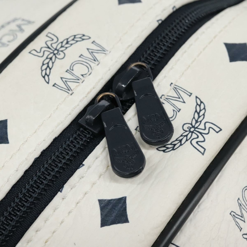 【日本直送】MCM Logo 圖案 Vicetos 波士頓包 PVC 皮革 2 向 白金色 正品 117855-9