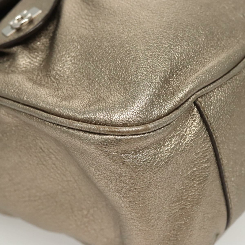 【日本直送】Salvatore Ferragamo Gancini 包款皮革香檳金銀色正品 BD2047-8