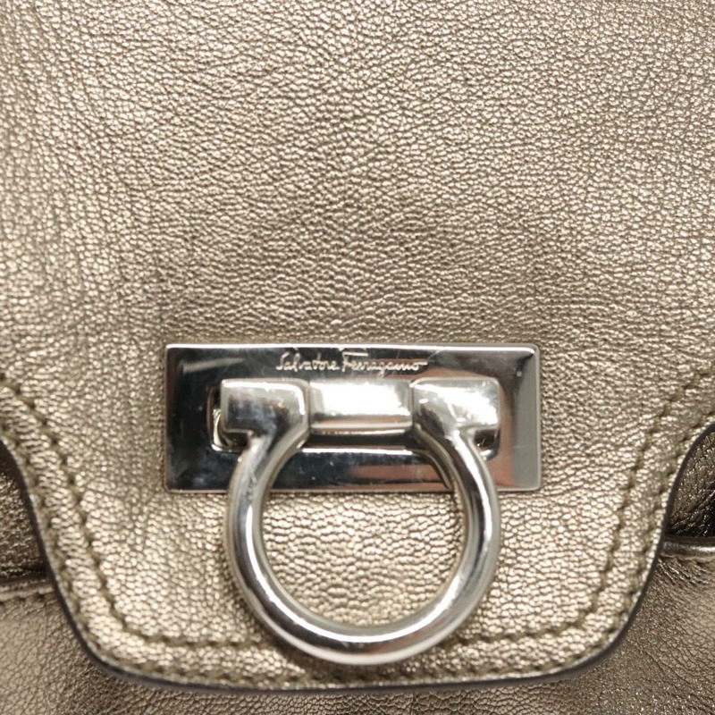 【日本直送】Salvatore Ferragamo Gancini 包款皮革香檳金銀色正品 BD2047-9