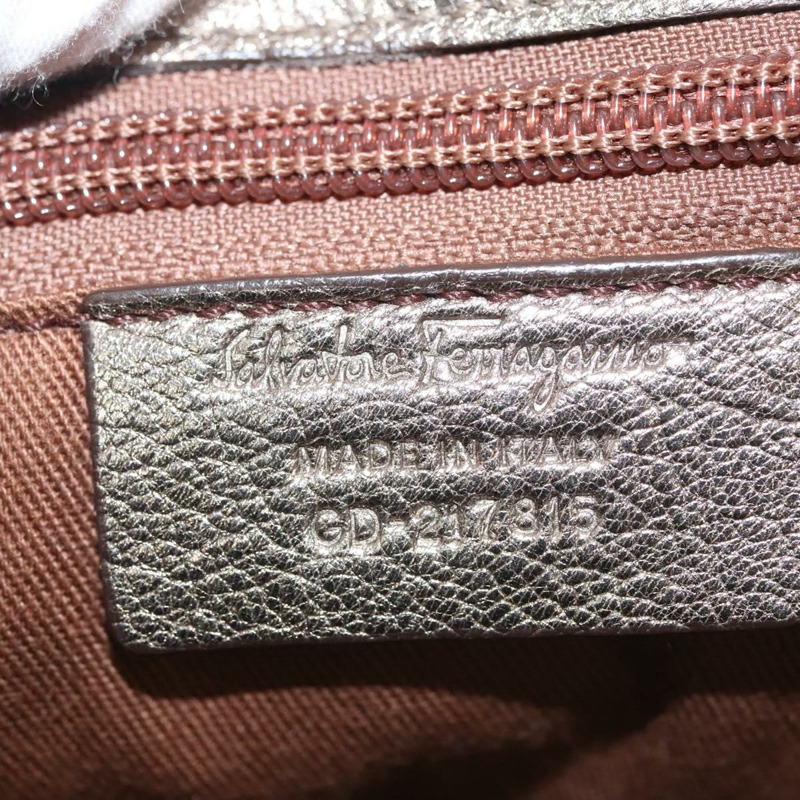 【日本直送】Salvatore Ferragamo Gancini 包款皮革香檳金銀色正品 BD2047-11