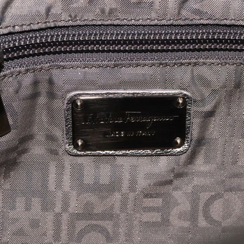 【日本直送】Salvatore Ferragamo Gancini 手袋 皮革 銀色 正品 121217-16