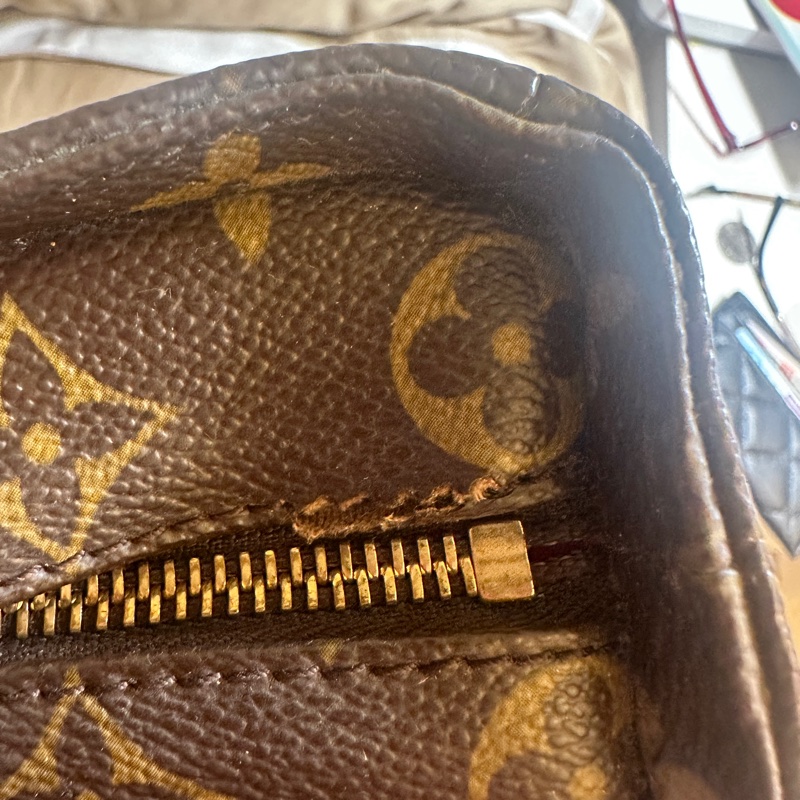 LOUIS VUITTON LV 老花 駱駝包 肩背包-17