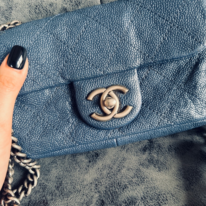 CHANEL Coco Mark 菱格藍色銀扣荔枝皮 經典款#斜背包#側背包#手拿包#肩背包-0