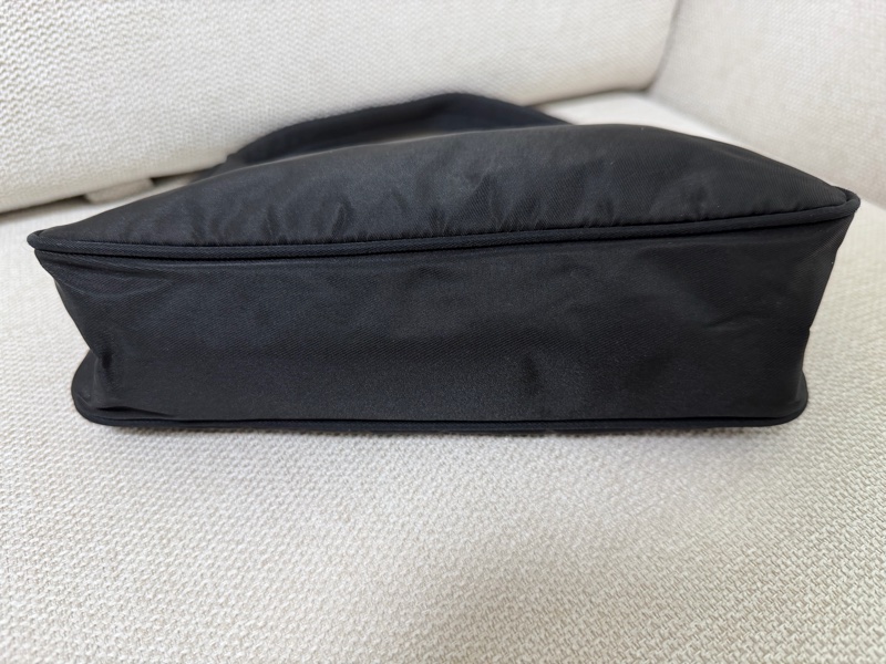 PRADA 三角形標誌牌 尼龍迷你手提包-3