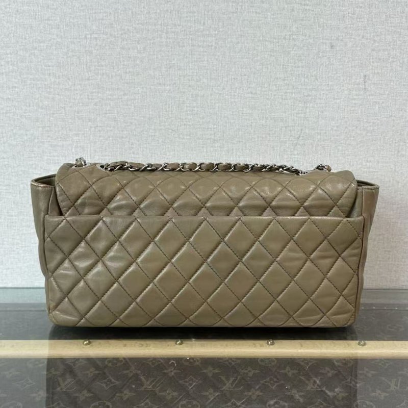 ✨Chanel 銀扣菱格cf肩背斜背機場包 33*22*8 98新 配件保卡塵袋-1