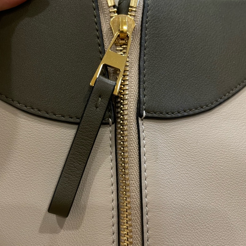 LOEWE Hammock 小牛皮-13