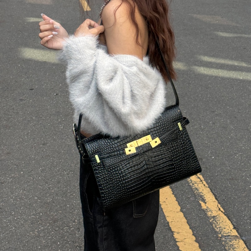 (全新品💖) YSL Kelly 30 凱莉包 曼哈頓 黑金鱷魚紋 專櫃13萬-21