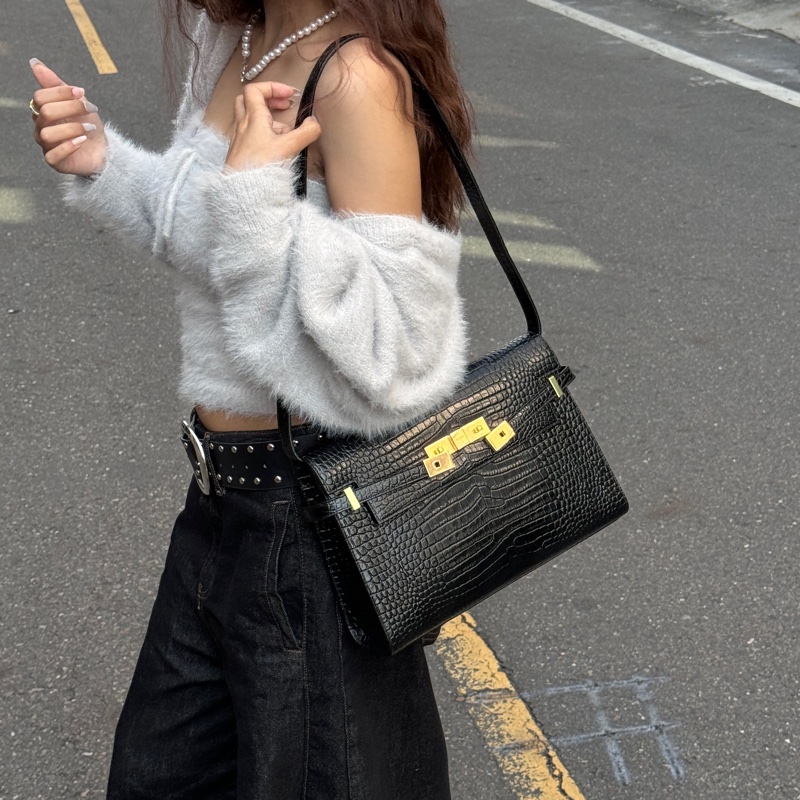 (全新品💖) YSL Kelly 30 凱莉包 曼哈頓 黑金鱷魚紋 專櫃13萬-22