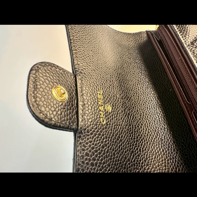 Chanel 荔枝皮翻蓋長夾 黑金-17