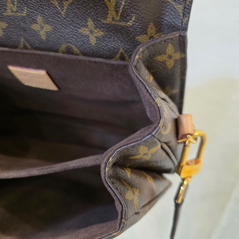 LV 原花金釦手提斜背郵差包M44875-9