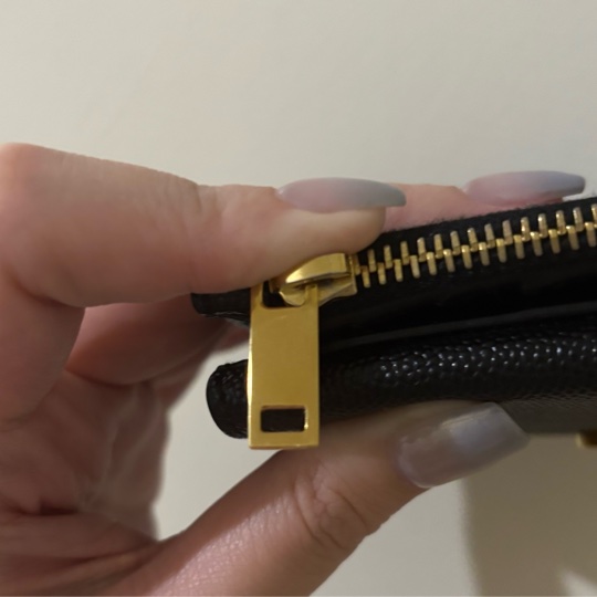 YSL UPTOWN粒面壓紋皮革短夾 九成新-18