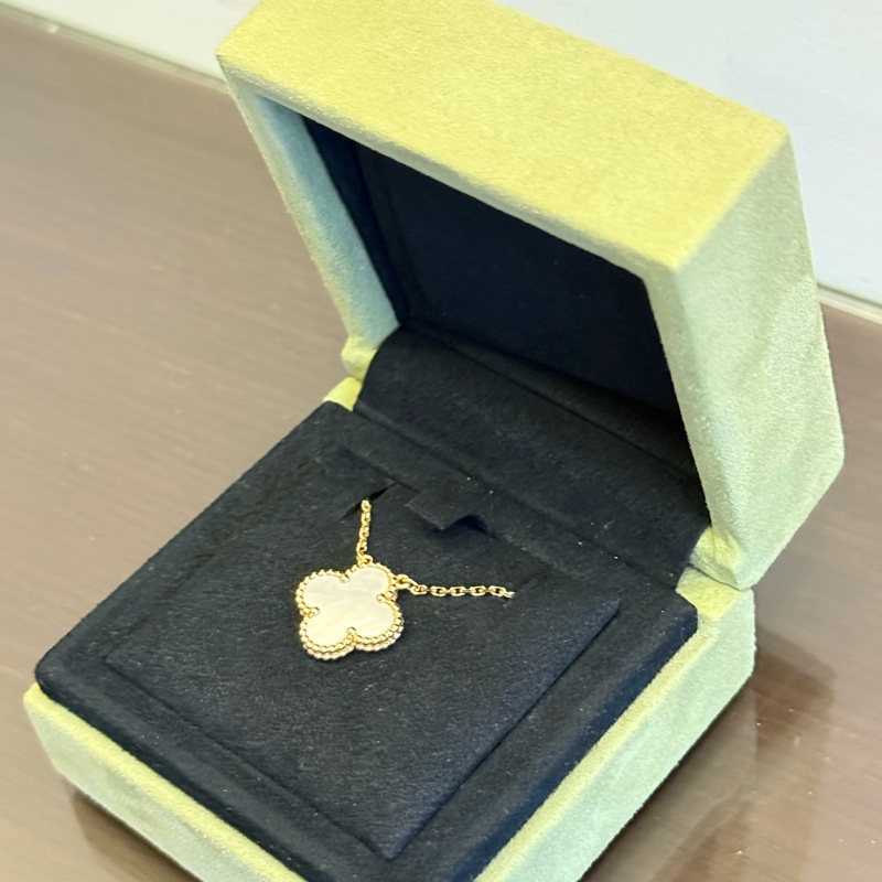 VCA經典白色四葉草項鍊-2