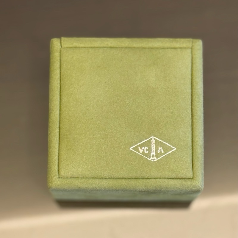 Vintage Alhambra吊墜白K金,玉髓-3