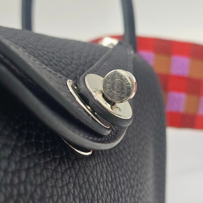 全新【台灣購證⚡免配貨】 HERMÈS|黑銀編織肩帶|LINDY MINI 19|U刻・現貨直出-10