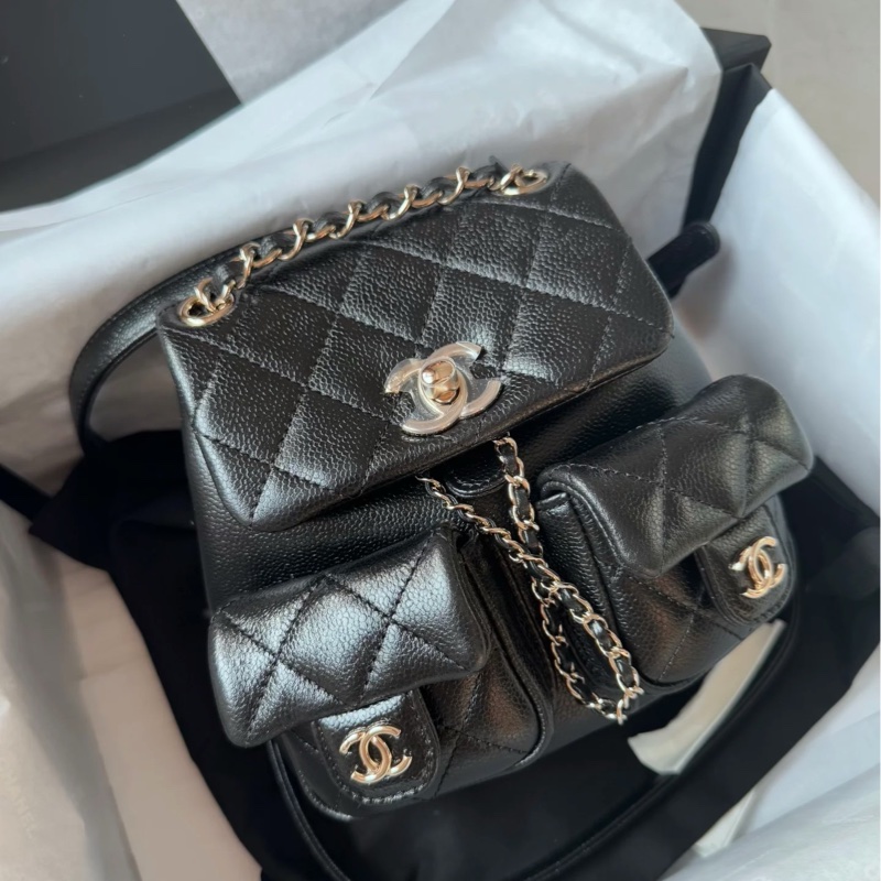 🎀 CHANEL 香奈兒 Mini Duma 小青蛙 精緻雙口袋後背包 小號-1