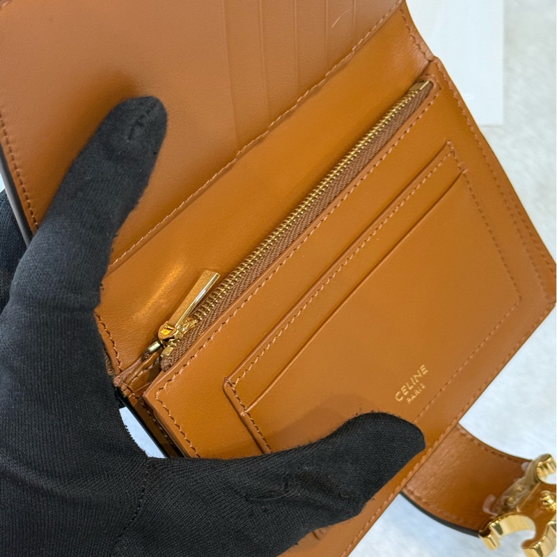 Nino 凱旋金釦牛皮二折中夾(棕褐色)-4