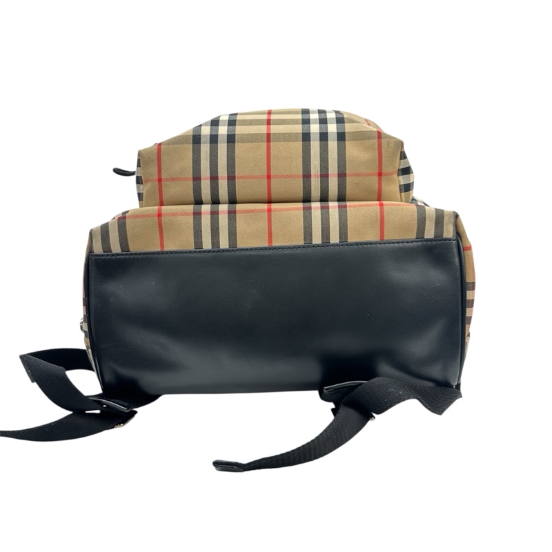 Burberry 經典格紋帆布後背包-4