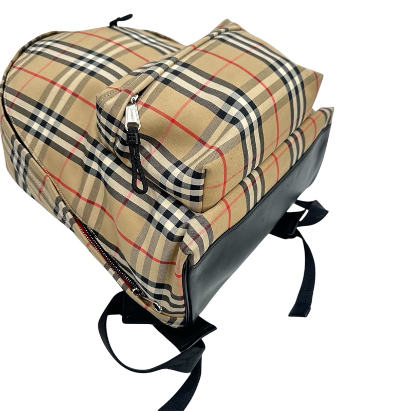 Burberry 經典格紋帆布後背包-5