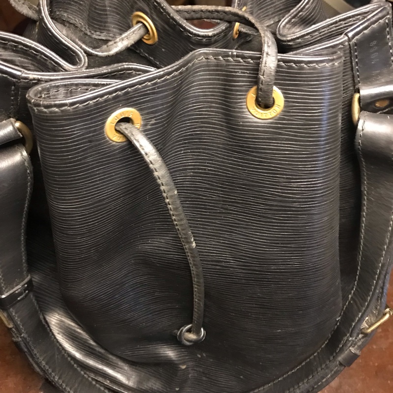 LV水筒包含皮夾、鑰匙包-1