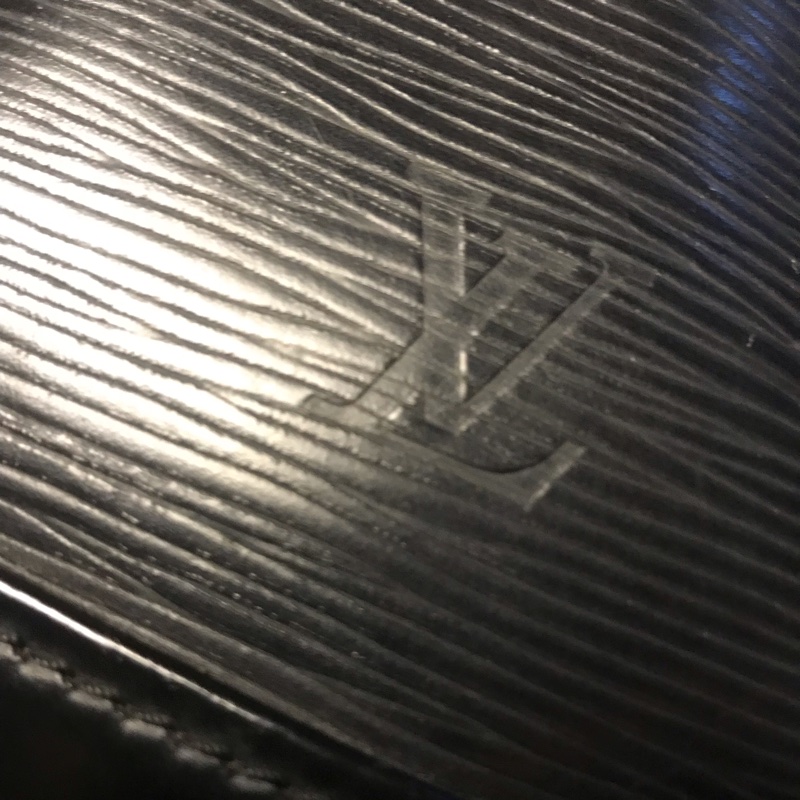 LV水筒包含皮夾、鑰匙包-4