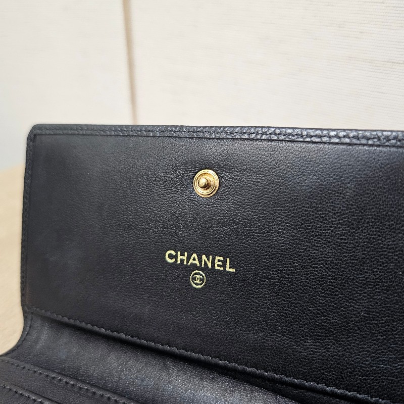 [老件好物必買❣️] Chanel黑荔枝皮雙C三折中夾-7