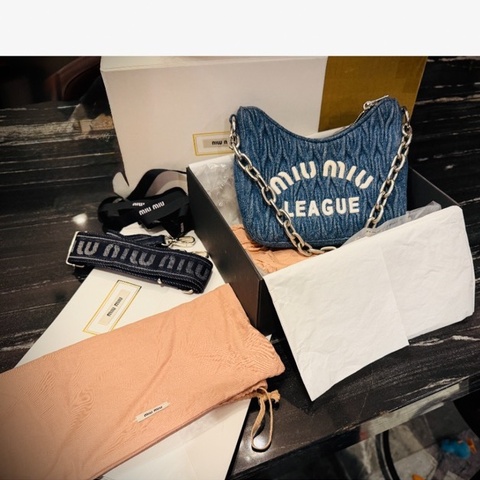 Miu Miu 2022 牛仔抓皺包9成新 Matelassé Denim Shoulder Bag #/575 # 側背#斜背#手拿