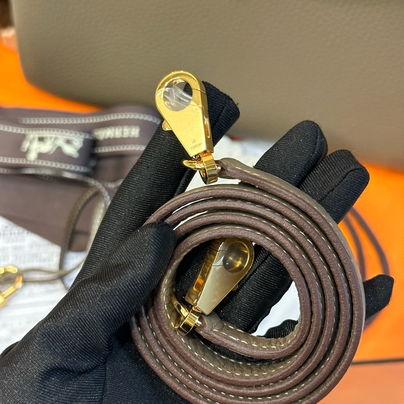 全新帶膜全配🈶️今年台灣購證❤️ #愛馬仕 #kelly28 #大象灰 #金釦 #凱莉28 K28-5