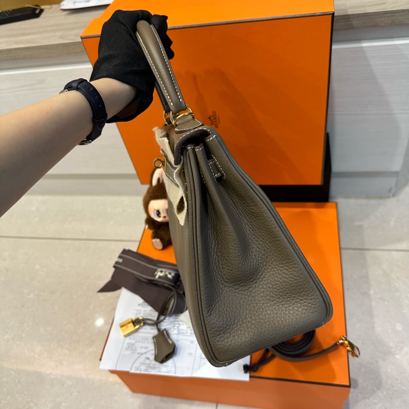 全新帶膜全配🈶️今年台灣購證❤️ #愛馬仕 #kelly28 #大象灰 #金釦 #凱莉28 K28-10