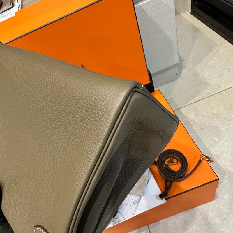 全新帶膜全配🈶️今年台灣購證❤️ #愛馬仕 #kelly28 #大象灰 #金釦 #凱莉28 K28-15