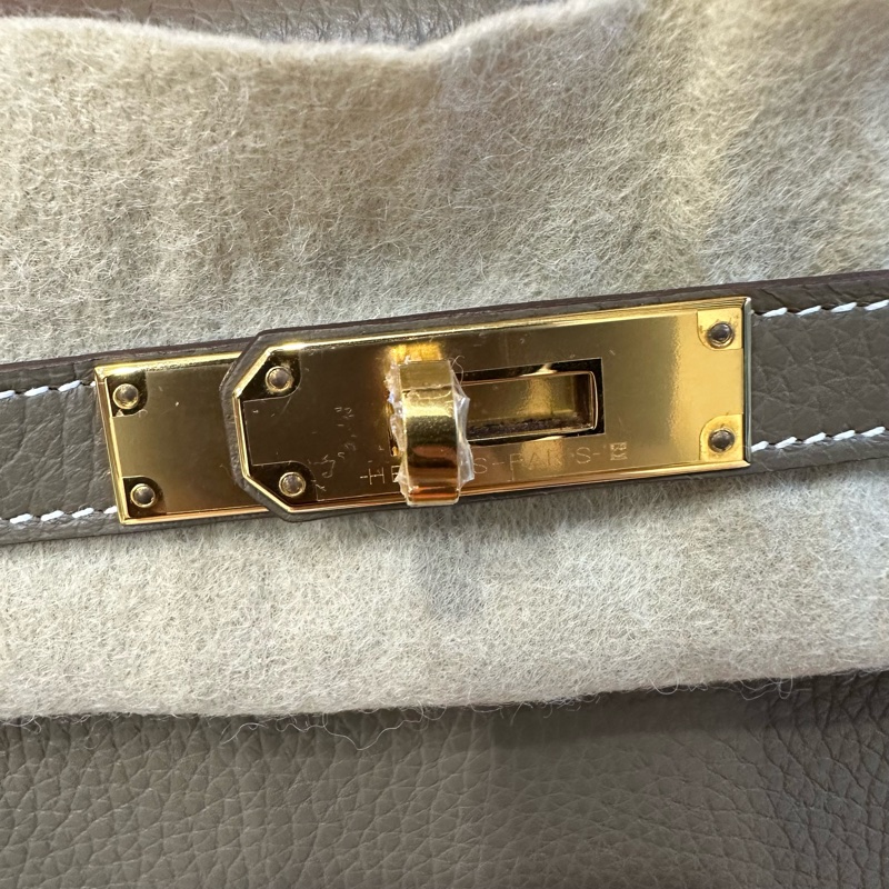 全新帶膜全配🈶️今年台灣購證❤️ #愛馬仕 #kelly28 #大象灰 #金釦 #凱莉28 K28-21